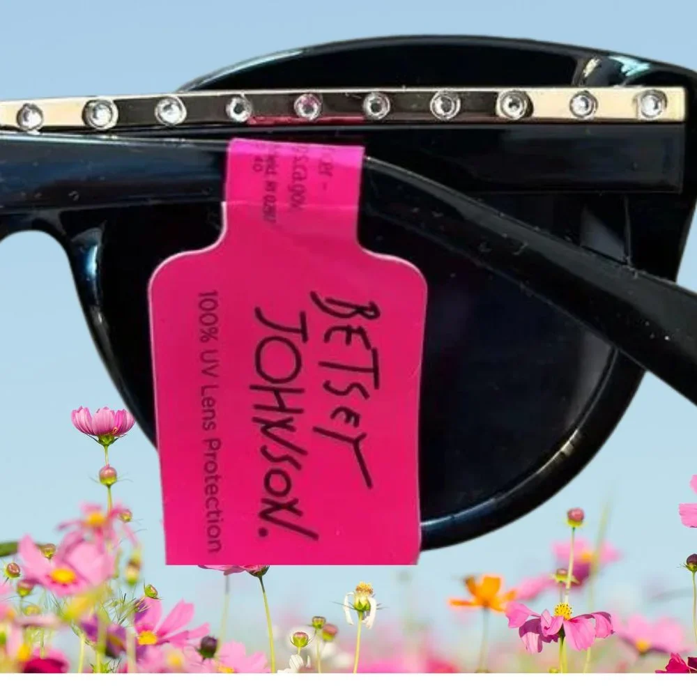 New Betsey Johnson Feeling Rosy Sunglasses Red Black Pink Roses Cat Eye …